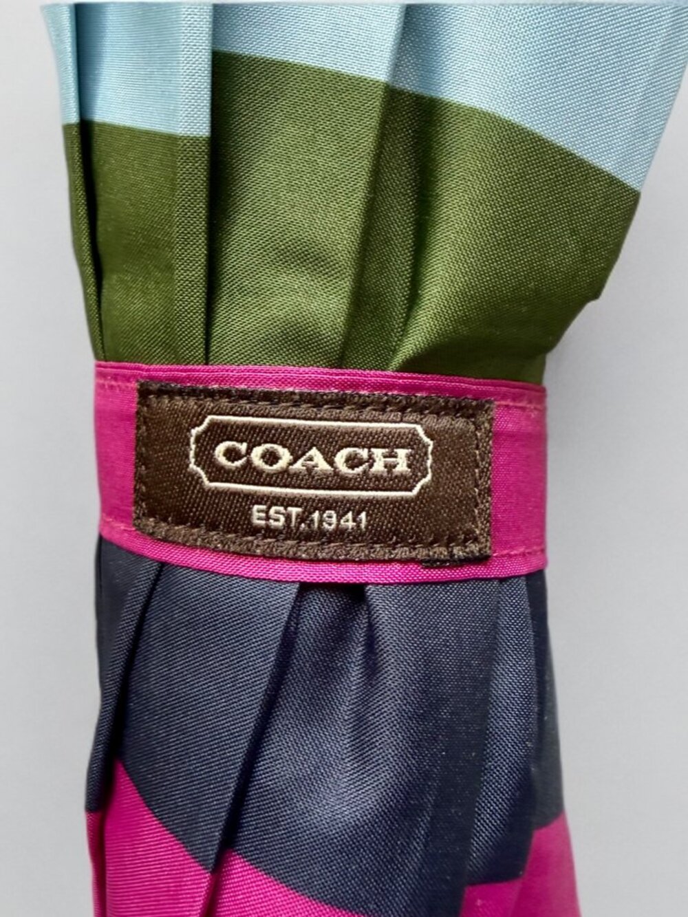 Coach Legacy Compact Umbrella - Picture 5 of 9